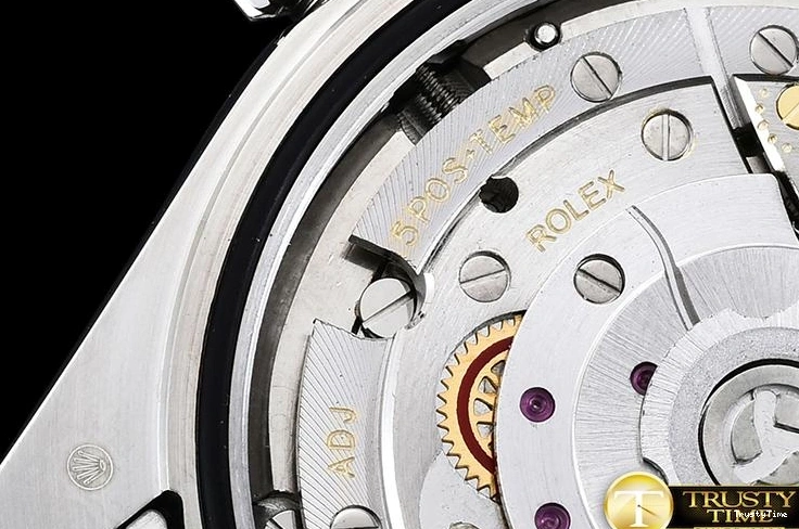 0210 RDD0207F – DayDate Compact 677